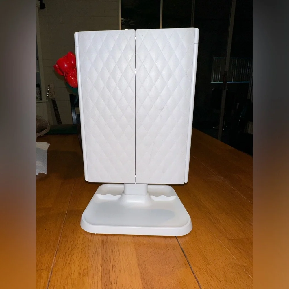 LED light up standup mirror